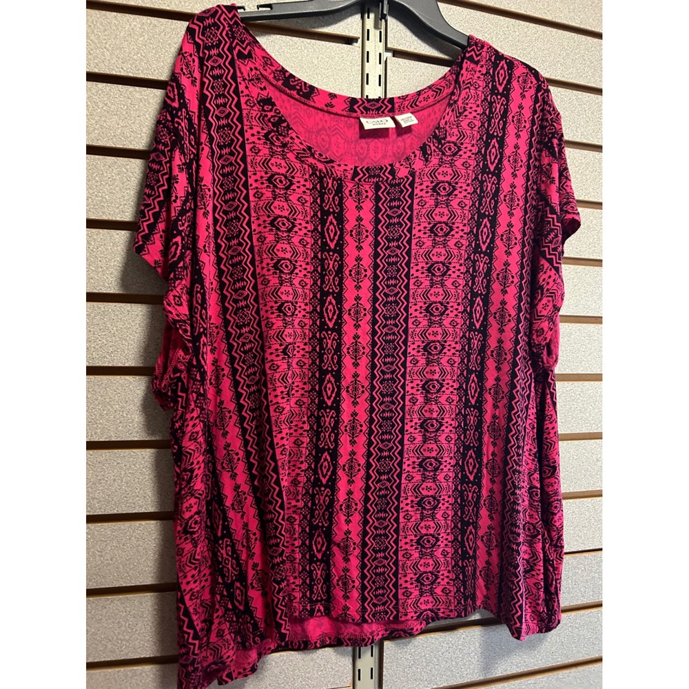 Cato Woman Pink Black Tribal Geometric Knit Top Blouse Plus Size 26/28W Short Sl